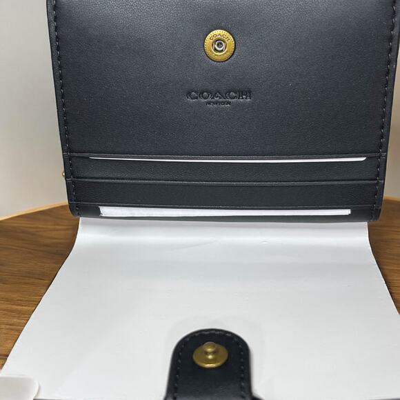 NWOT Coach CAF48 Snap Wallet With Grommets - Picture 4 of 5